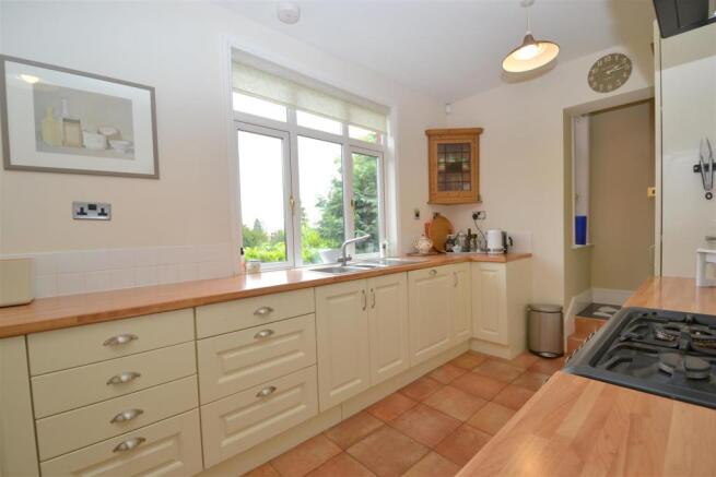 kitchen3.jpg