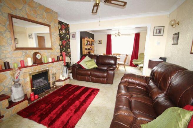 Lounge/Dining ...