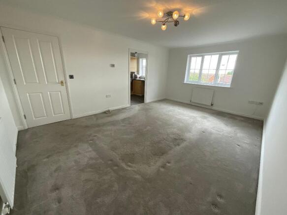 Maybank Lodge, Maybank Avenue, Elm Park, Essex, RM12 5SF photo 4