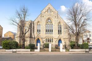 Flat 5, 102 St Christopher's Court, Junction Road, London N19 5LT