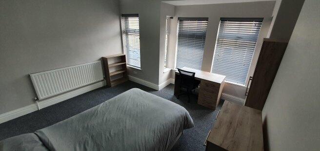 4 bed House Share to rent Image 8