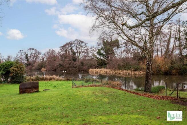 Beechcroft Manor - Watermark-26.jpg