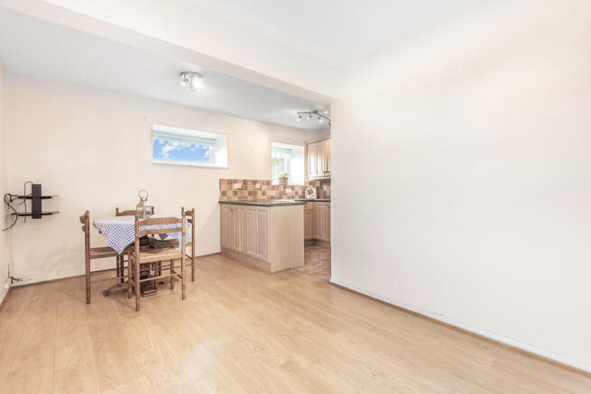 Kitchen/dining ar...