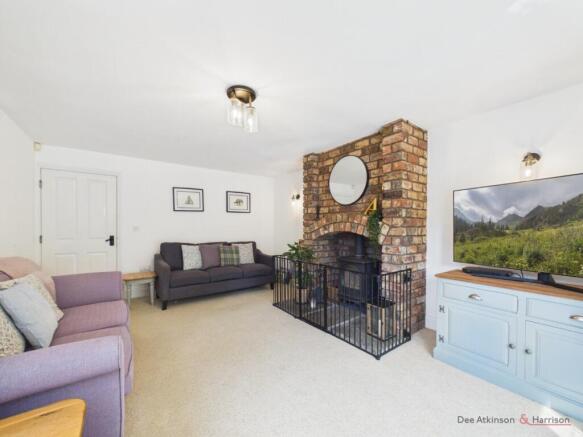 5 bed Detached for sale Image 5