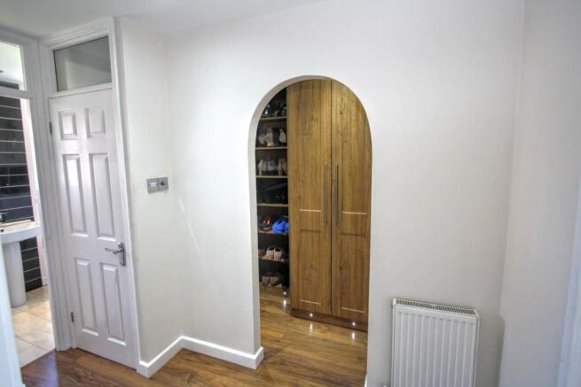 FIRST FLOOR LANDING