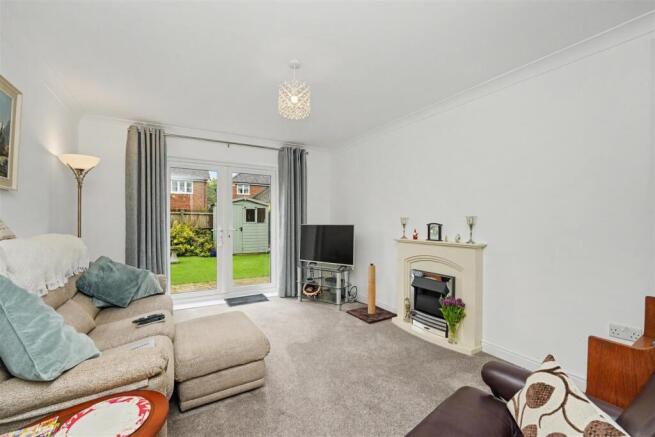 The Grove, Shephall Green, Stevenage, SG2 9BS photo 4