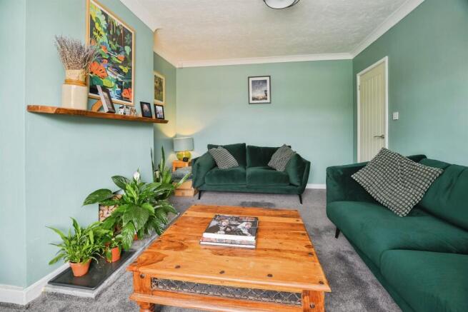 3 bed Semi-Detached for sale Image 6