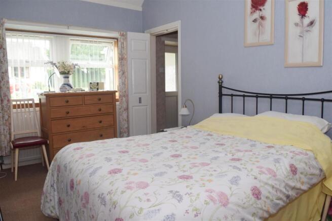 bedroom.JPG