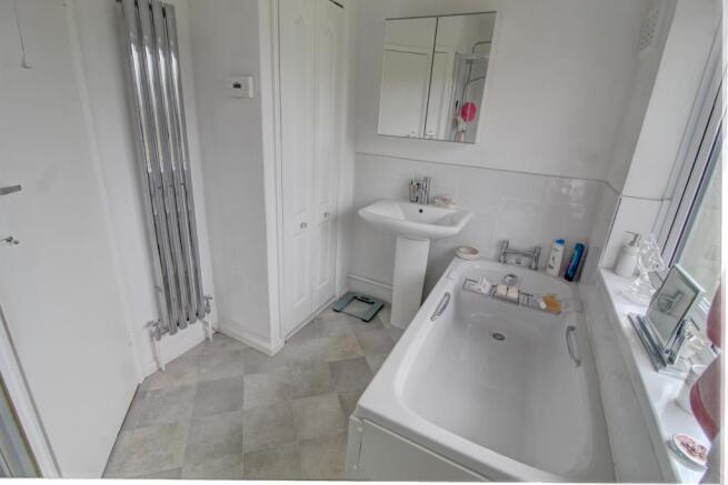 Highfields Road, Witham, CM8 (19)