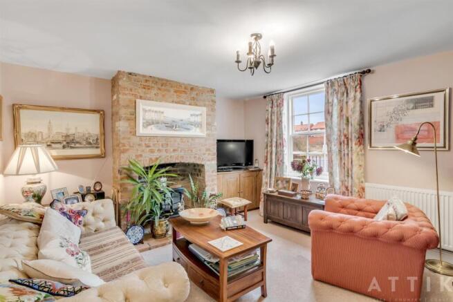 Attik 11 St Johns Road Bungay NR35 1DH (7).jpg