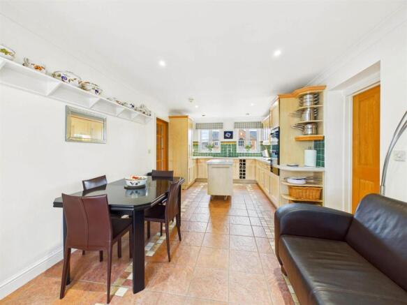 Princes Court, Coedway, Shrewsbury photo 5