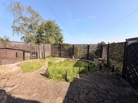 3 bed House to rent Image 10