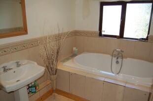 Family bathroom/WC