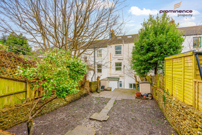 Roundhill Crescent-10