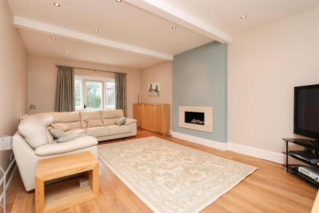 Living Room.jpg