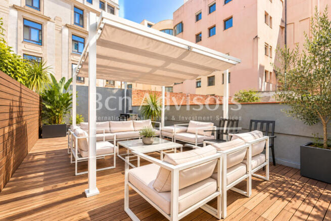 Fabuloso-duplex-con-terraza-y-elementos-origina...