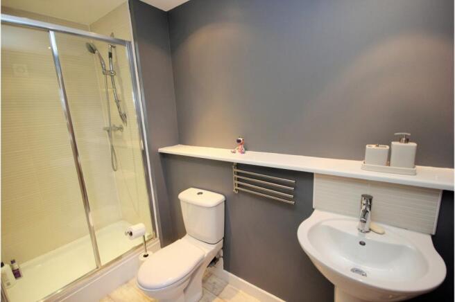 Master En-suite