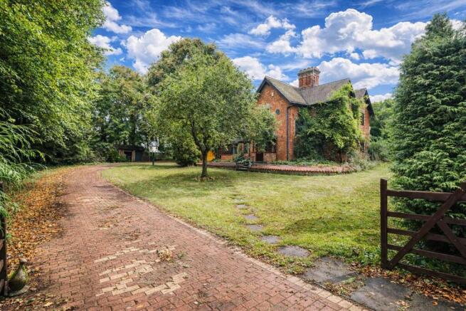 The Grounds of Keepers Cottage