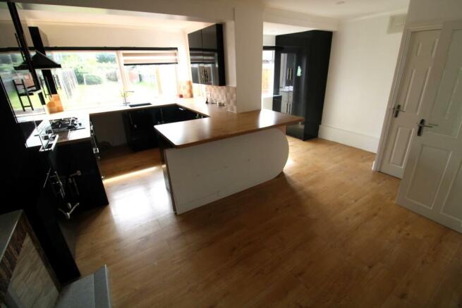 Kitchen/ Dining Area