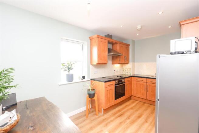 2 bed Apartment for sale Image 11