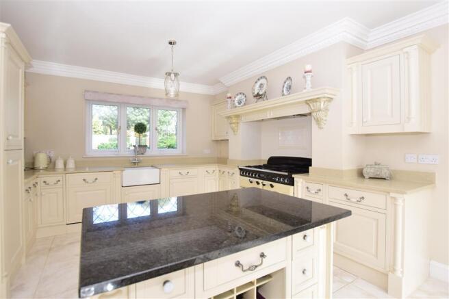 Kitchen/ Breakfast Room