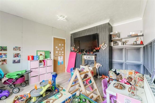 4 bed Bungalow for sale Image 12