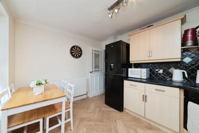 2 bed Terraced for sale Image 6