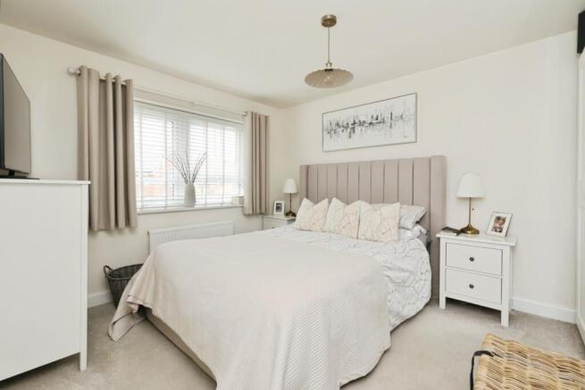 4 bed Detached for sale Image 6