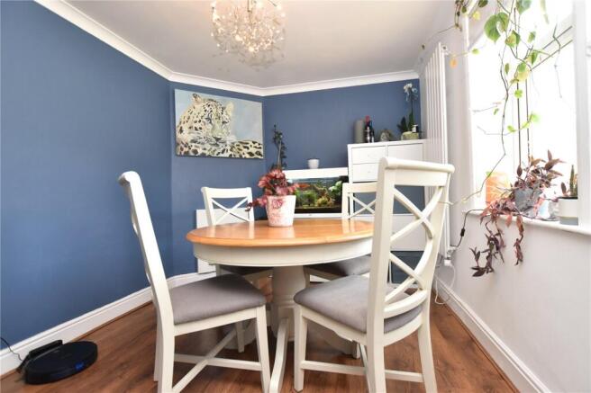 3 bed Semi-Detached for sale Image 6