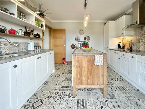 Kitchen Island.JPG