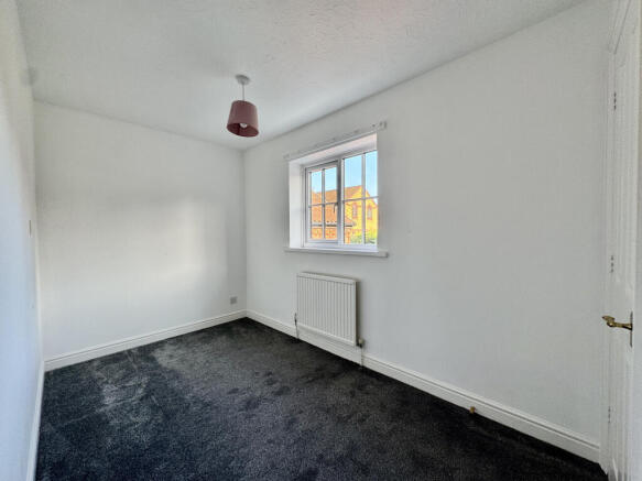 2 bed Town House to rent Image 9