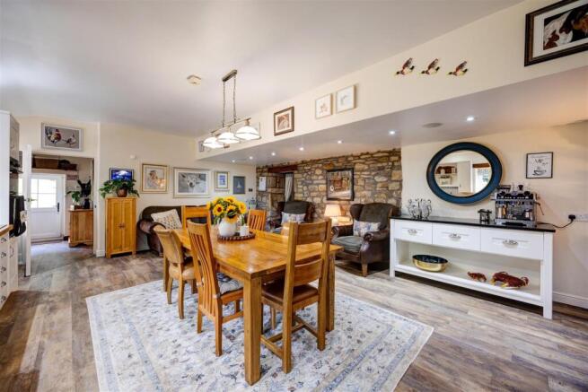 4 bed Barn Conversion for sale Image 11