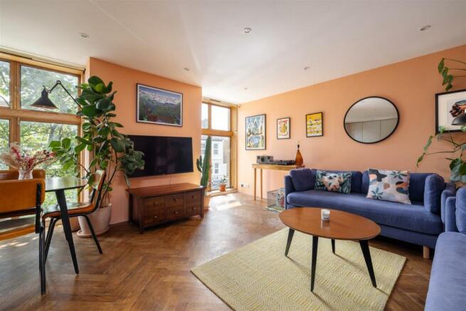 Huxley Road E10