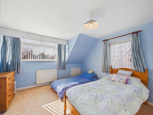 4 bed Detached Bungalow for sale Image 10