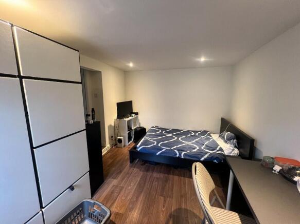4 bed Terraced to rent Image 7