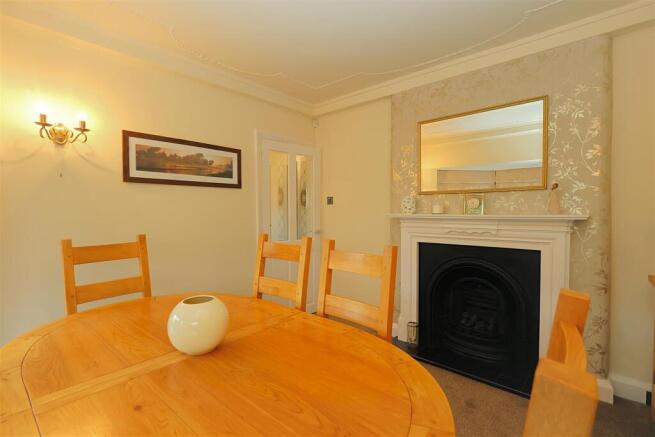4 bed Detached for sale Image 10