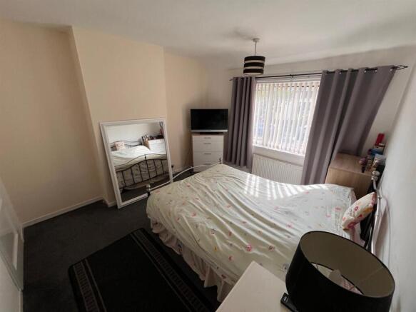 3 bed Semi-Detached for sale Image 10