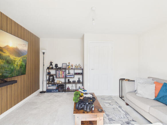 2 bed Semi-Detached for sale Image 8