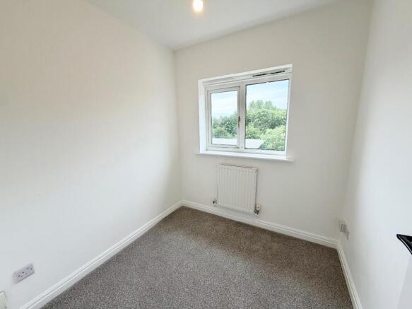 3 bed Semi-Detached to rent Image 7
