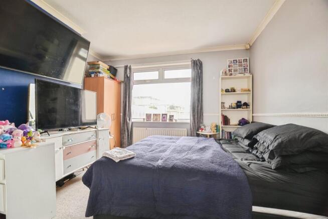 3 bed Terraced for sale Image 7