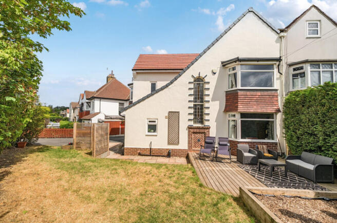 5 bed Semi-Detached for sale Image 12