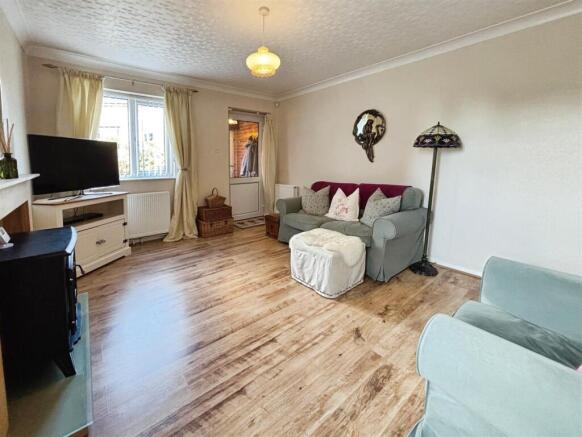 2 bed Semi-Detached for sale Image 8