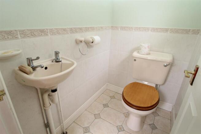 CLOAKROOM/W.C