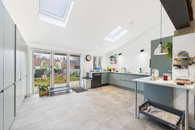 CAM05449G0-PR0045-STILL001