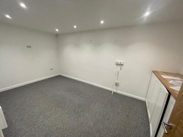 WhatsApp Image 2025-05-27 at 18.16.34 (4).jpeg