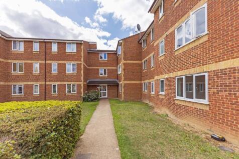 Walpole Road, Burnham, SL1
