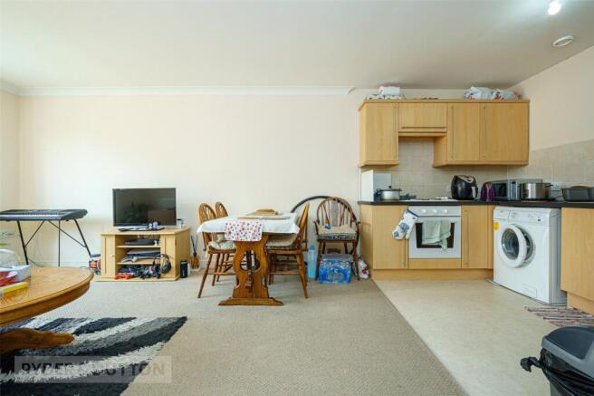 2 bed Apartment for sale Image 4