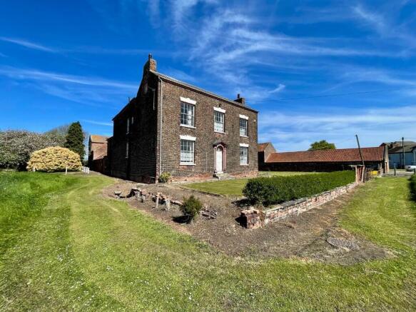 4 bed Farm House for sale Image 9