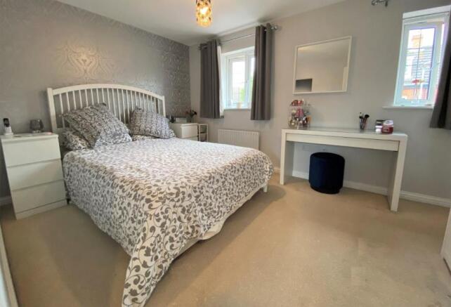 Bed 1.jpg