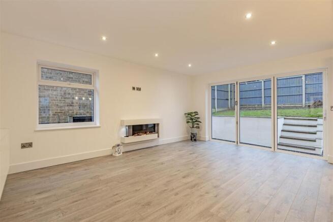 Stunning Open Plan Living/Dining Kitchen